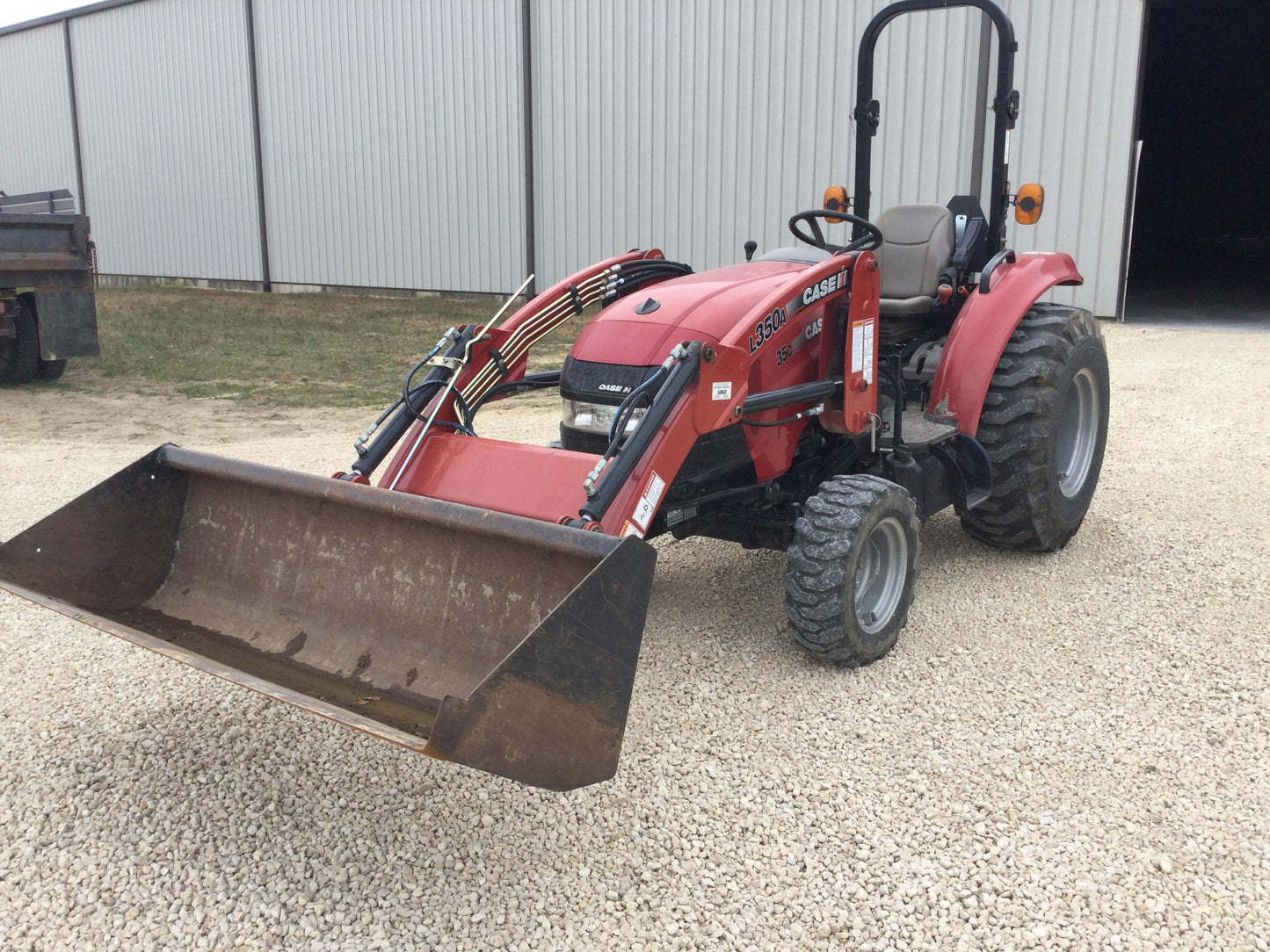 Fall IH Farmall 35C mit Taxi -Kompakt -Traktor -Offiziellen Betreiberhandbuch des offiziellen Betreibers