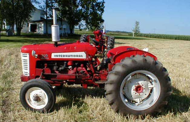 Cas IH 350 Utility Tractor Operator's Manual