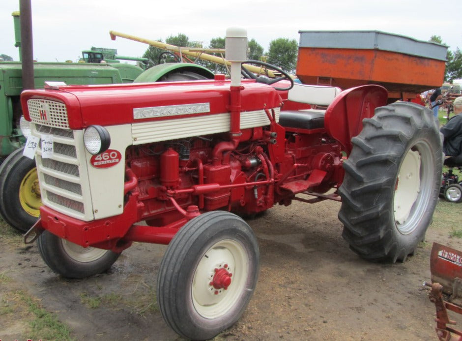 Case IH International 460 Industrial Series Tractor Official Operator's Manual