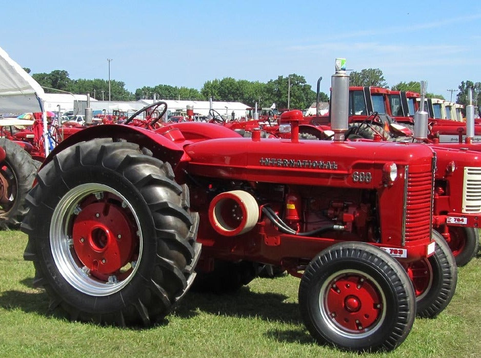 Case IH International 600 Diesel Tractor Officiële operatorhandleiding