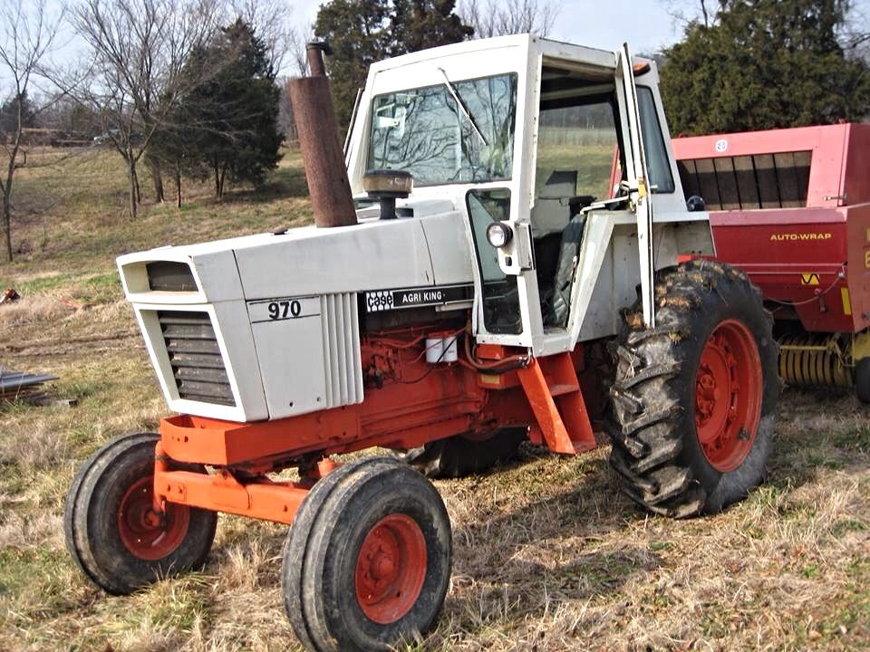 Case IH 970 Tractors Official Operator's Manual