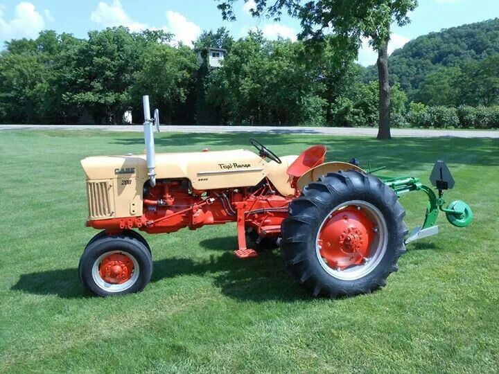 Case IH 200B Series Wheel Tractor Official Operator's Manual