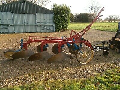 Case IH McCormick No. 8 Tractor Plough (2 en 3-FURROW) Officiële operatorhandleiding