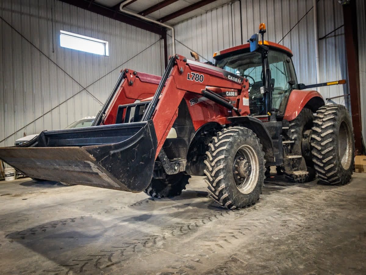 Case IH Magnum 180 190 210 225 دليل مشغل الجرار PN 84423106