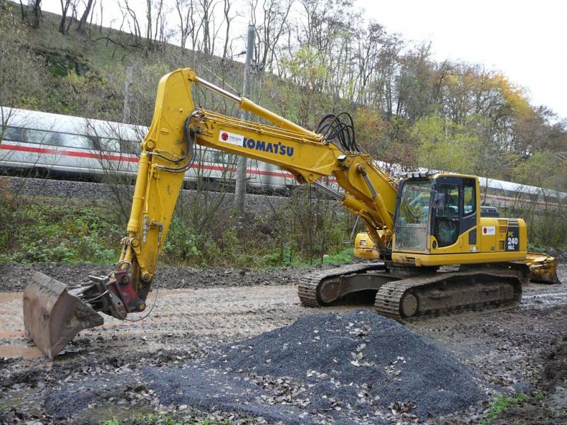 KOMATSU PC240LC-8 PC240NLC-8 Excavadora hidráulica Manual de servicio oficial del taller