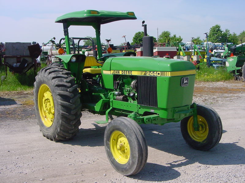 John Deere 2440 y 2640 Manual de servicio técnico del taller de tractores