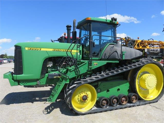 John Deere 9300T and 9400T Tracks Tractors Diagnosis and Tests Service Manual (tm1783)